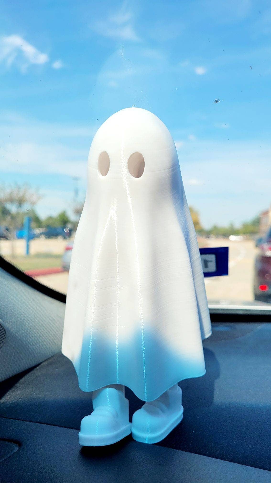 Zou Ghosts! 3D printed ghost with movable feets, as seen on tik tok. Halloween decoration.