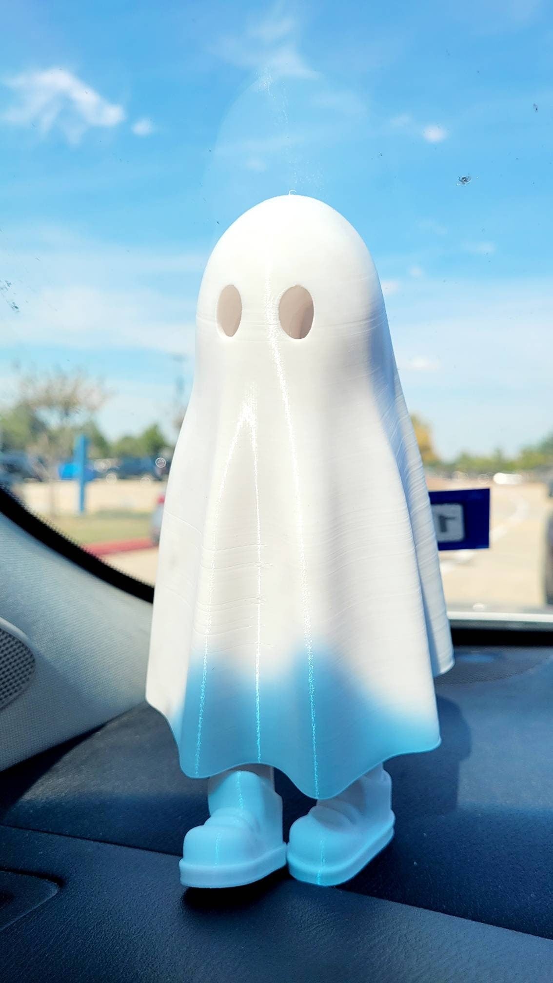 Zou Ghosts! 3D printed ghost with movable feets, as seen on tik tok. Halloween decoration.