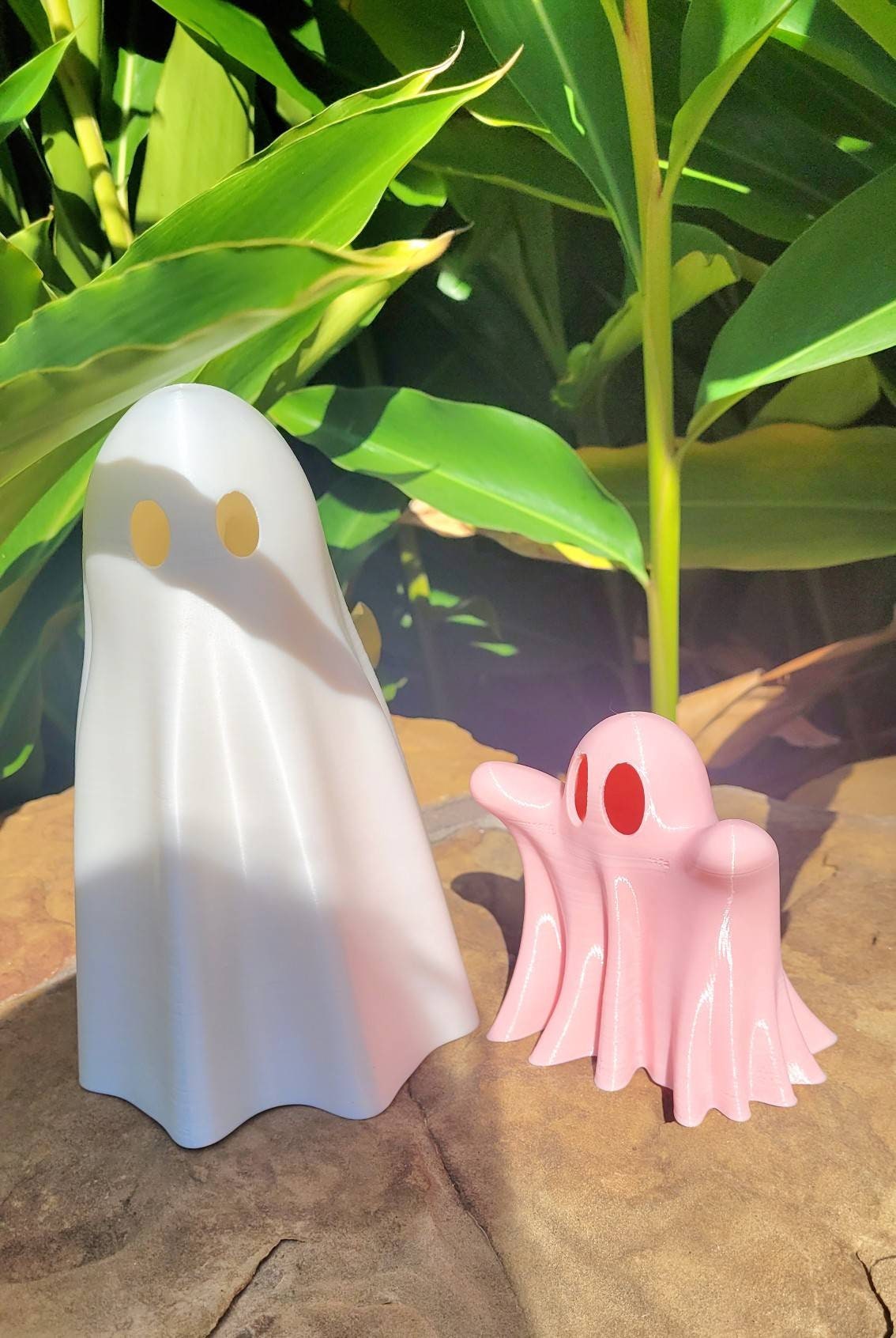 Zou Ghosts! 3D printed ghost with movable feets, as seen on tik tok. Halloween decoration.