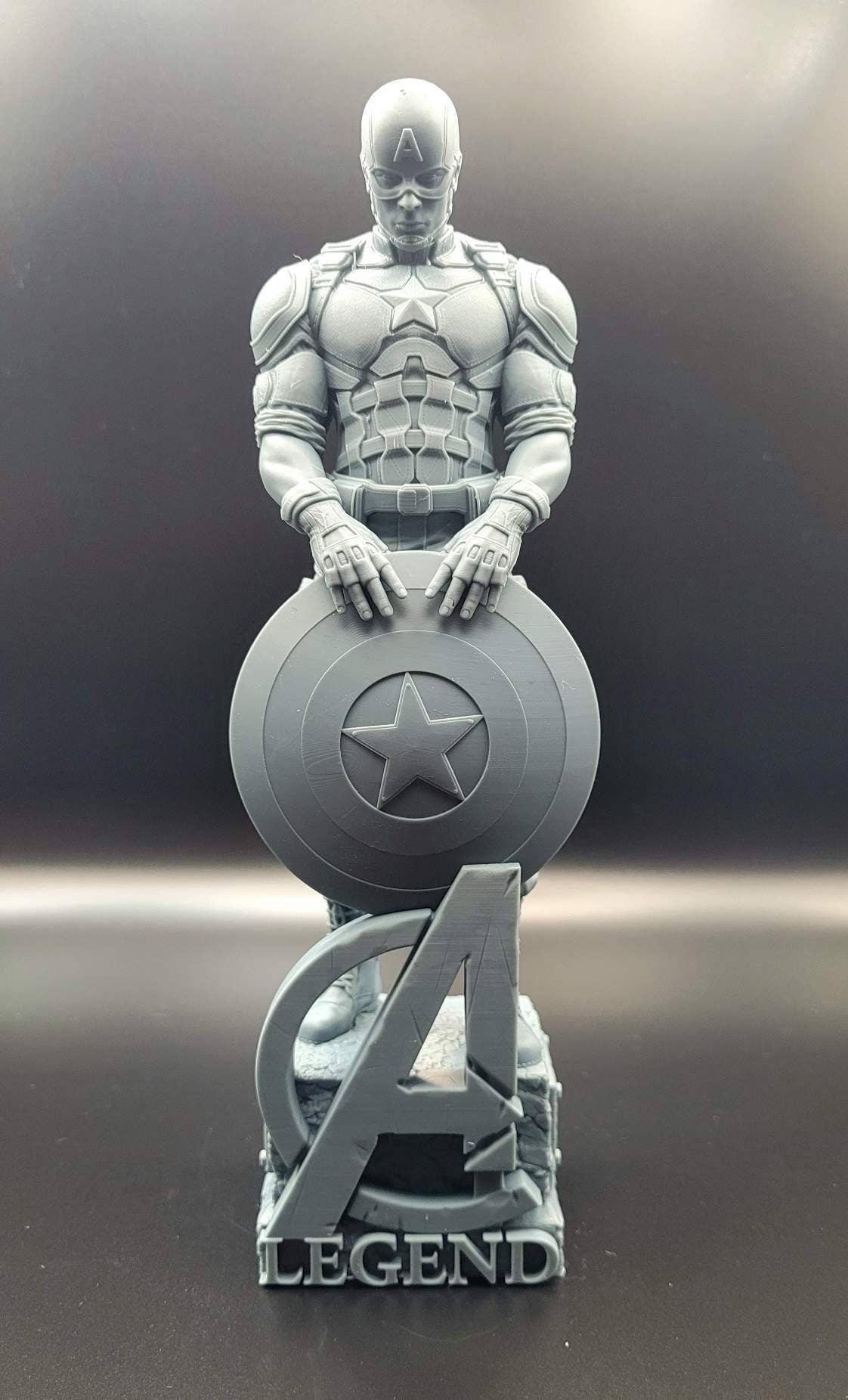 3D 14k resin printed Captain America statue. Interchangeable head. Desktop decoration.