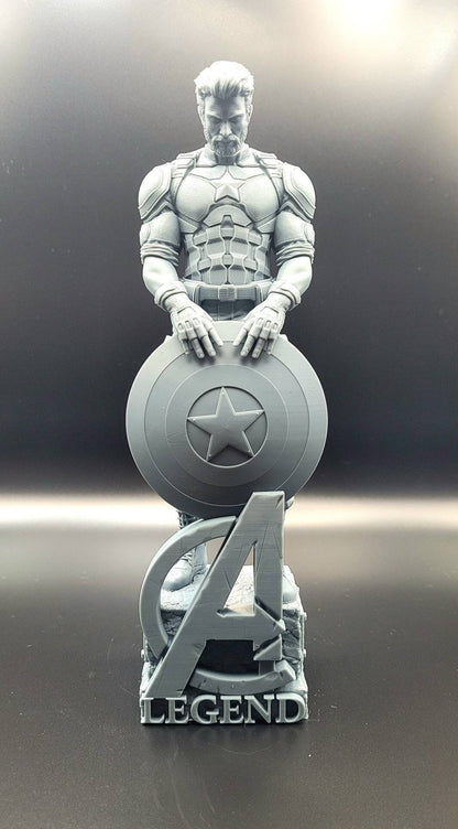 3D 14k resin printed Captain America statue. Interchangeable head. Desktop decoration.