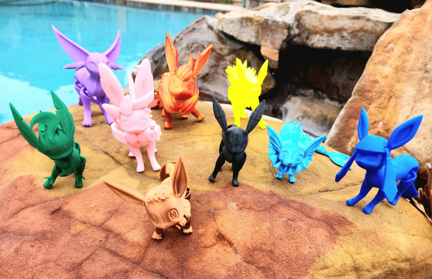 3D printed eeveelution series. Articulated, fidget toy.