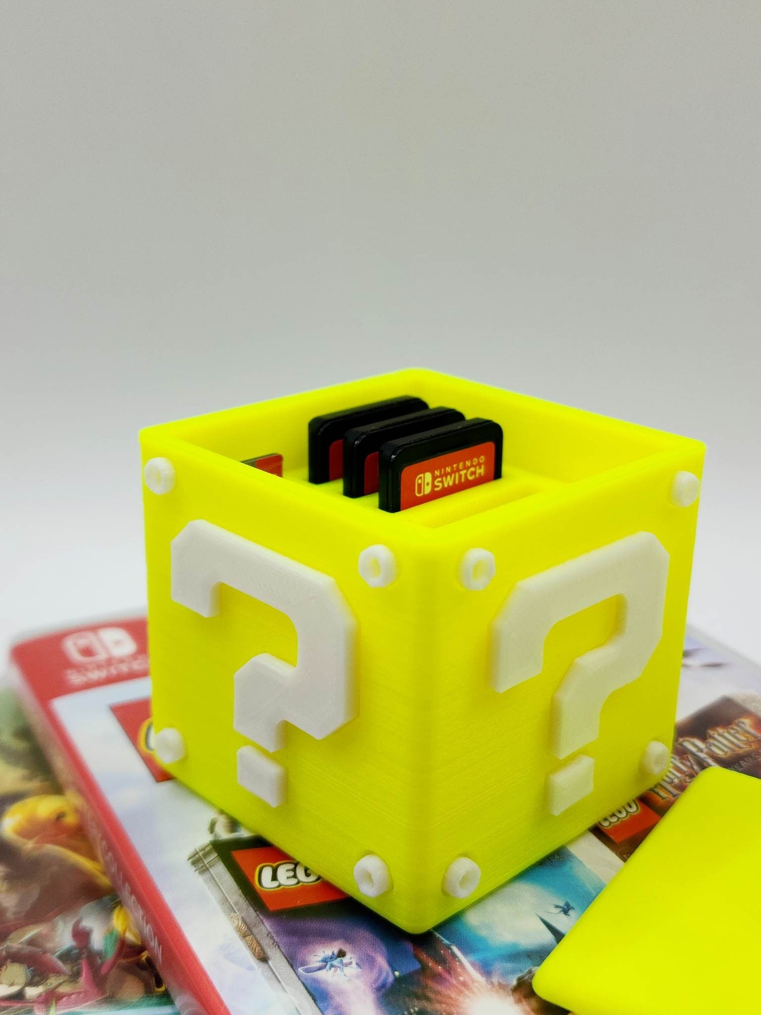 3D printed Nintendo Switch Game Holder.