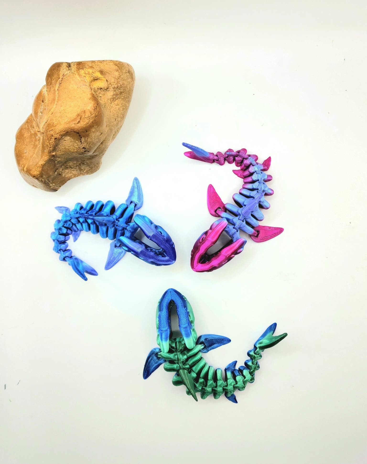 3D printed articulated skeleton shark with movable mouth. Fidget sensory toy, desktop toy.