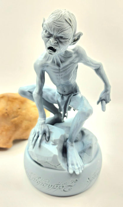 3D 14k resin printed Gollum from Lord of the Ring series. FAN ART, desktop decoration, toy.