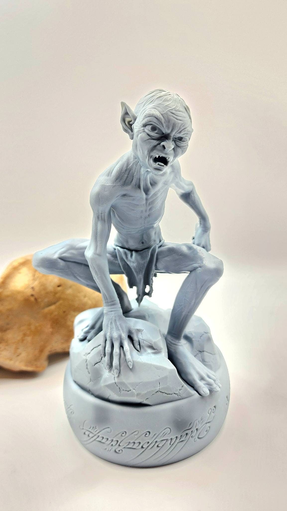 3D 14k resin printed Gollum from Lord of the Ring series. FAN ART, desktop decoration, toy.