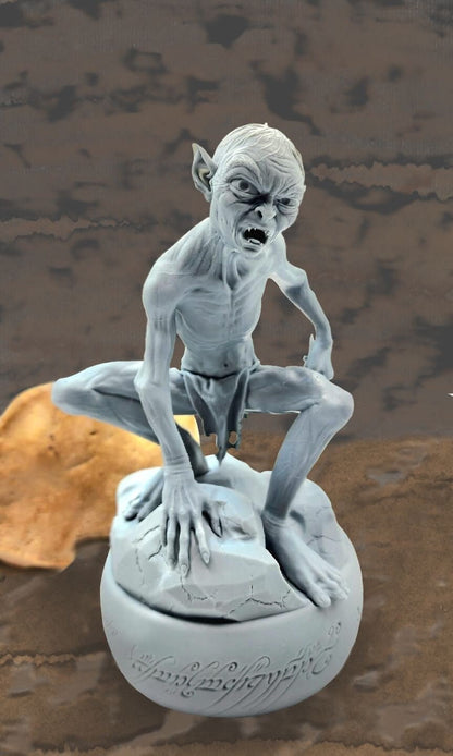 3D 14k resin printed Gollum from Lord of the Ring series. FAN ART, desktop decoration, toy.