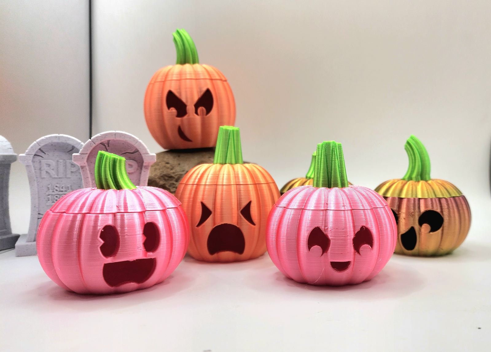 3D printed Jack O lantern with tea light. Halloween decorations.