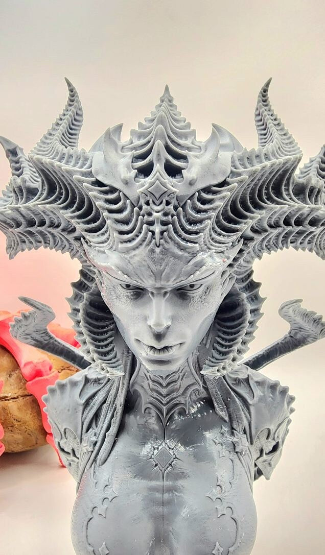 3D 14k resin printed. Lilith, the female demon from Diablo desktop decoration.