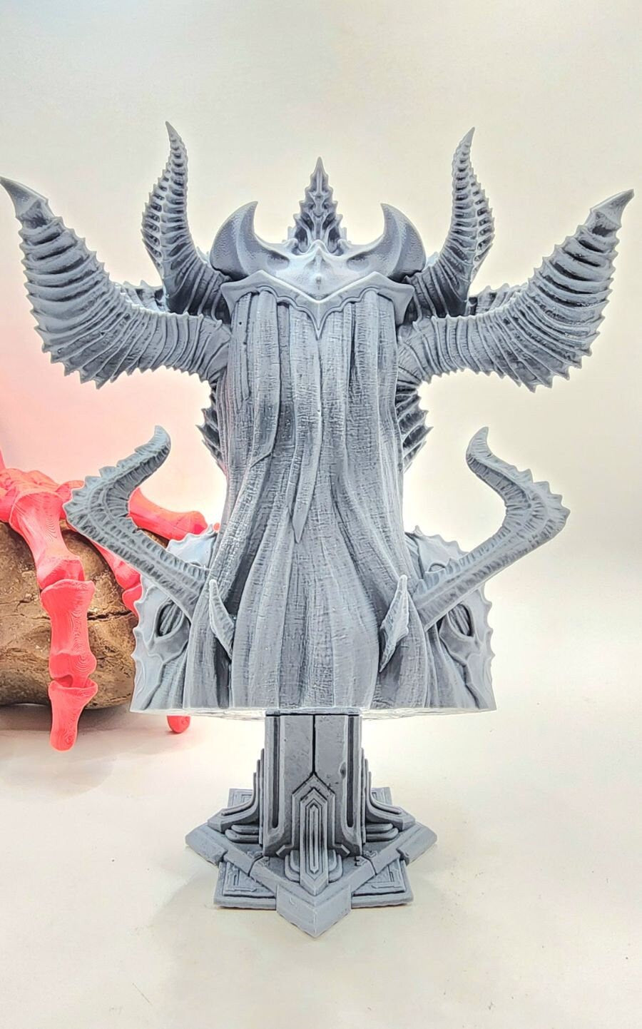 3D 14k resin printed. Lilith, the female demon from Diablo desktop decoration.