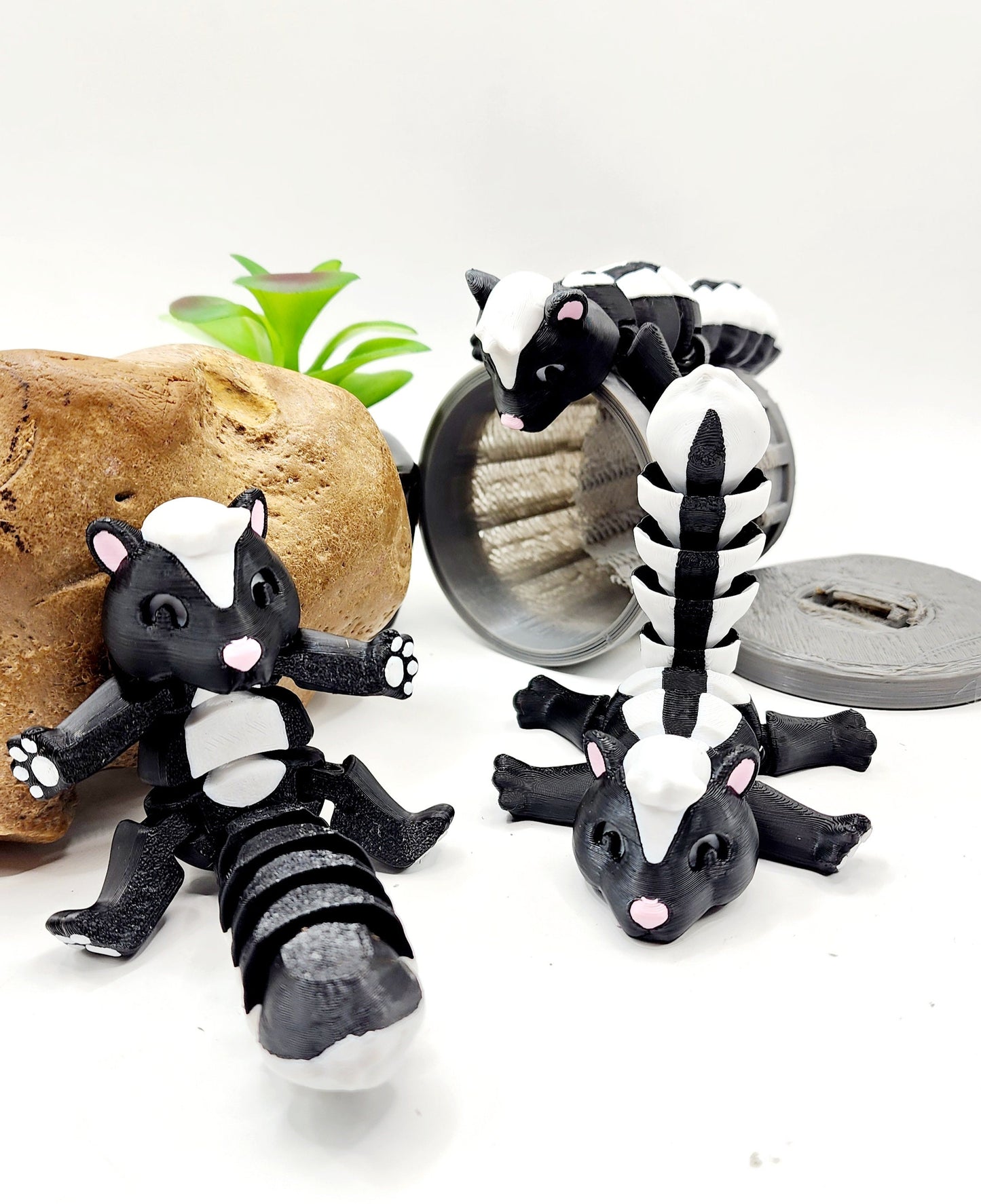 3D printed articulated Skunk fidget toy, sensory toy.