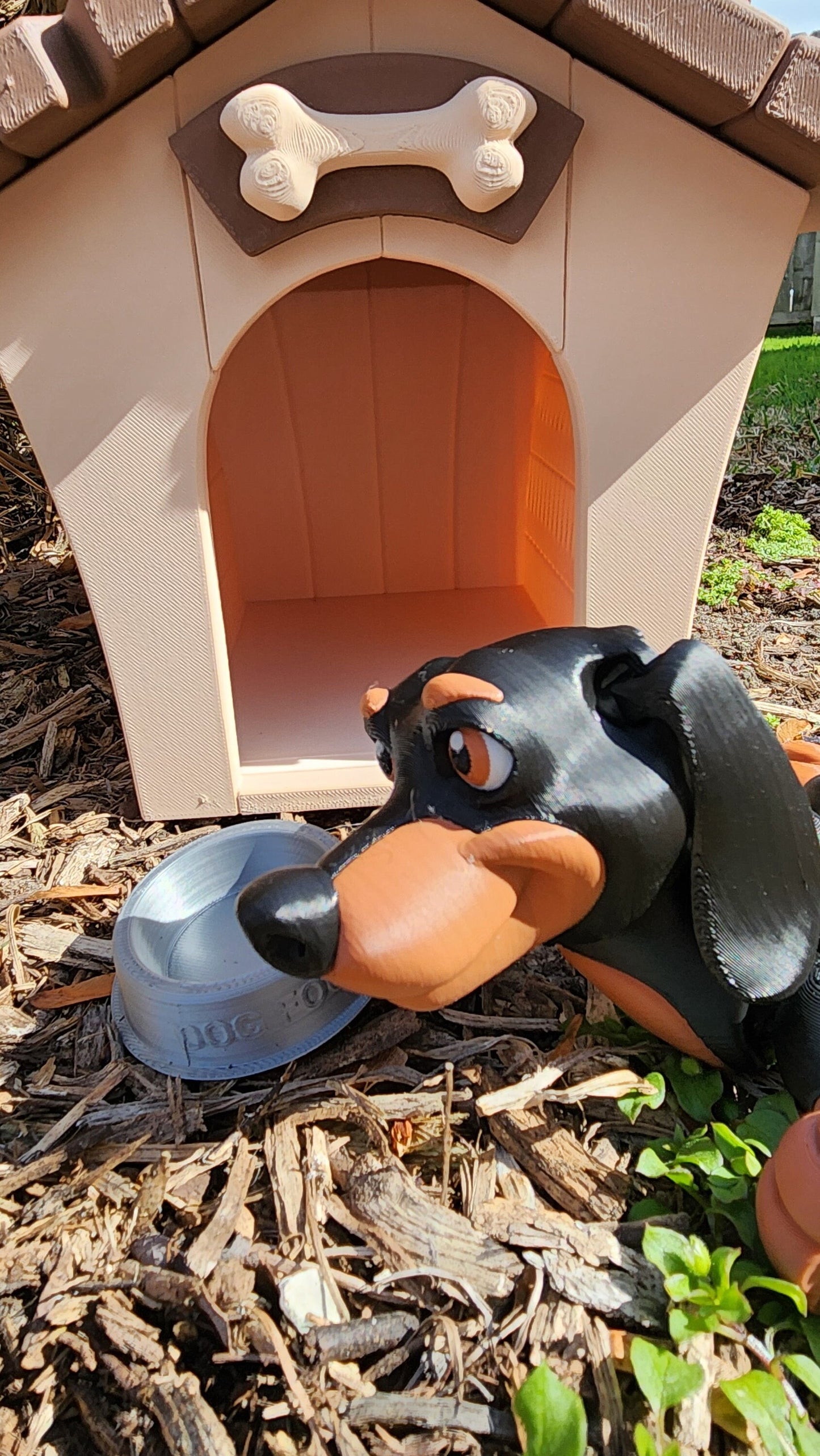 3D printed articulate Dachshund with a Kennel, and bowl. Fidget, sensory toy.