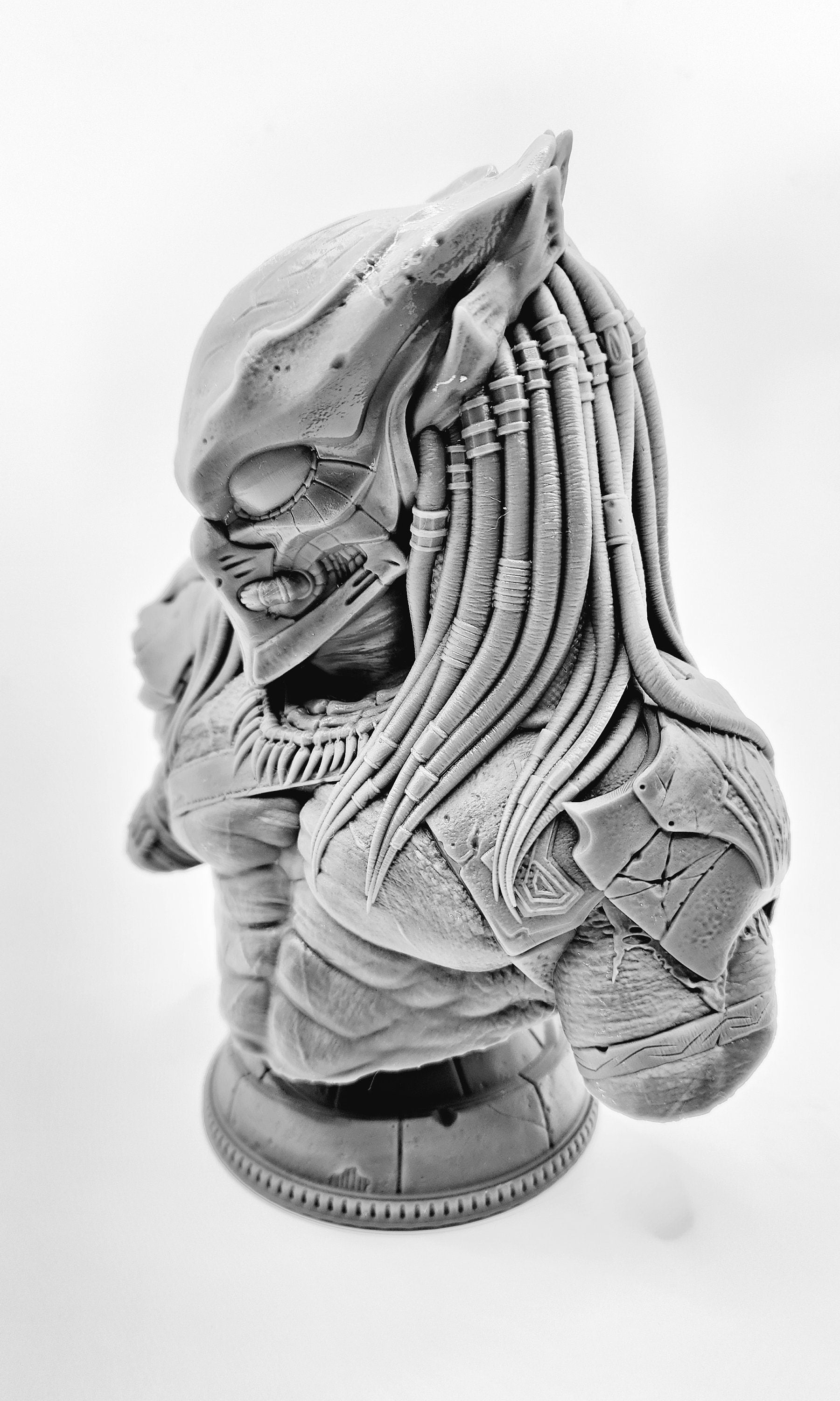 3D 14k resin printed Predator bust. Desk Decoration. Fan art.