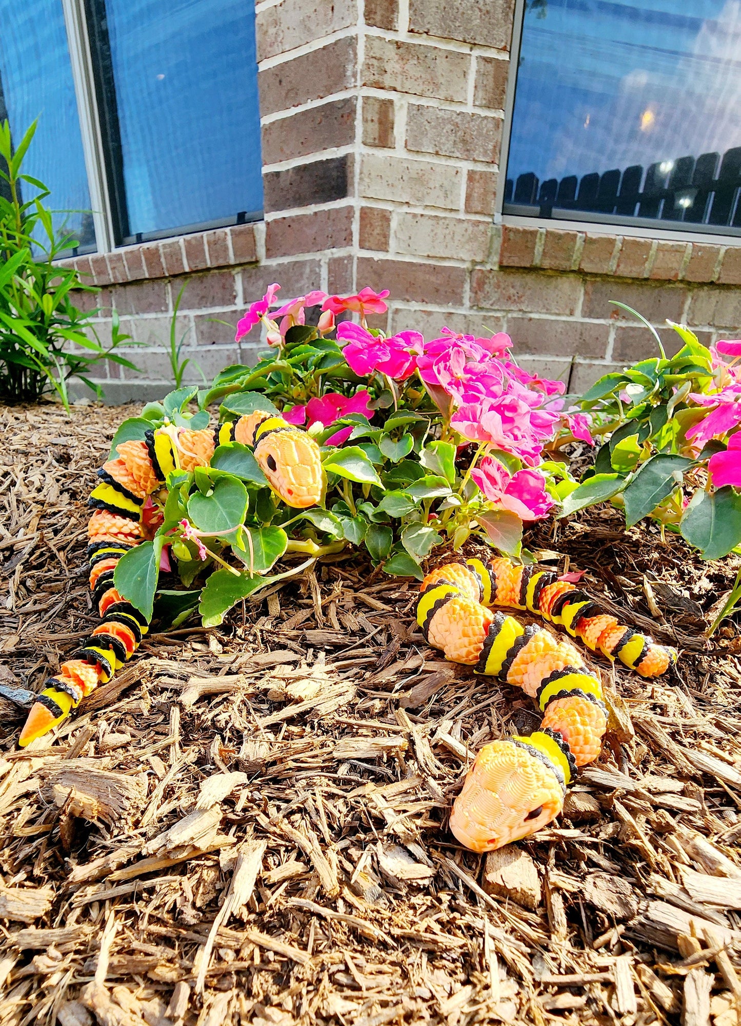 3D printed articulated Coral Snake, King Snake fidget sensory toy, desk toy.