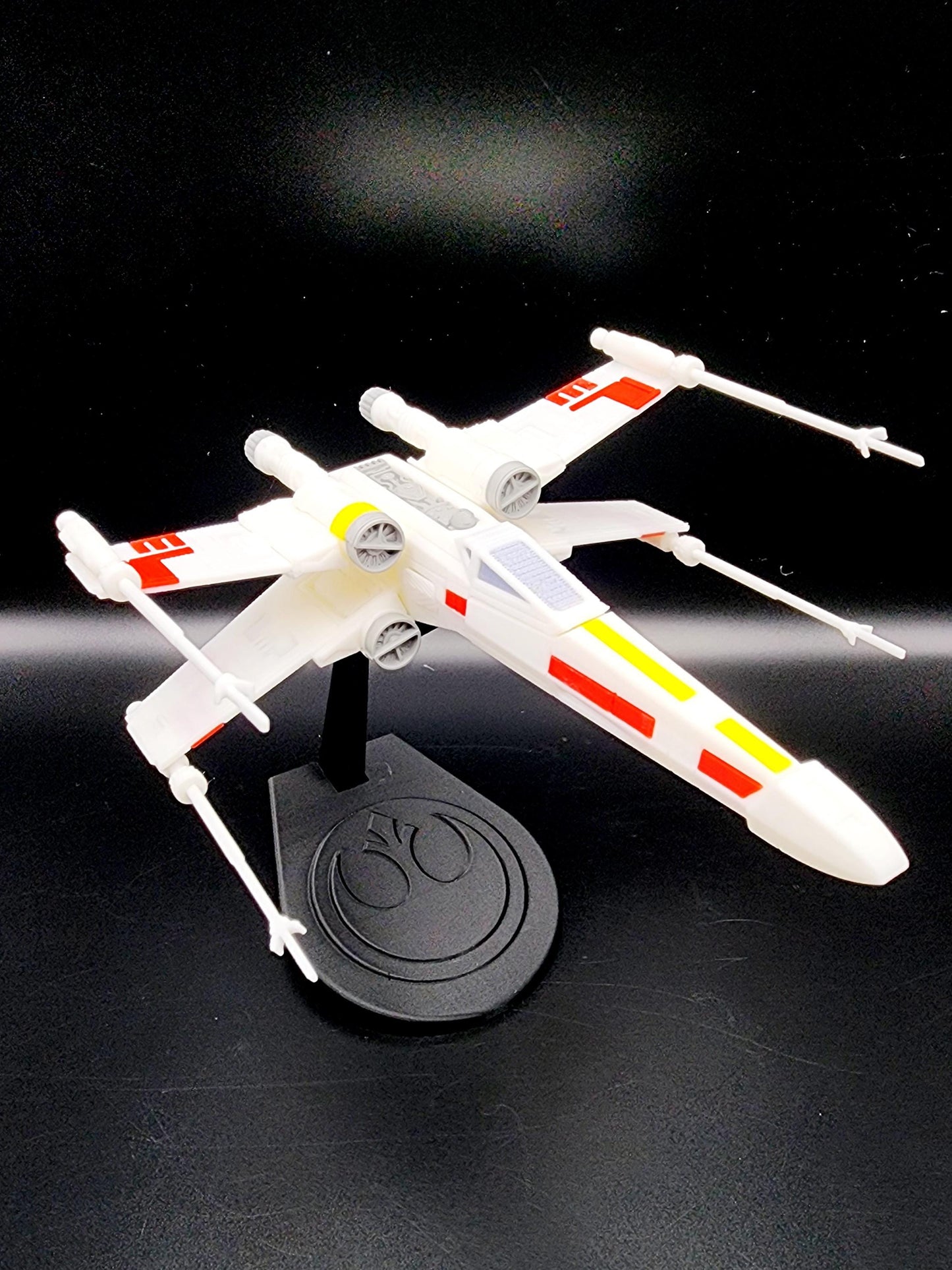 3D printed articulate X-Wing fighter. Action Figure, Desktop Decoration. Fan art.