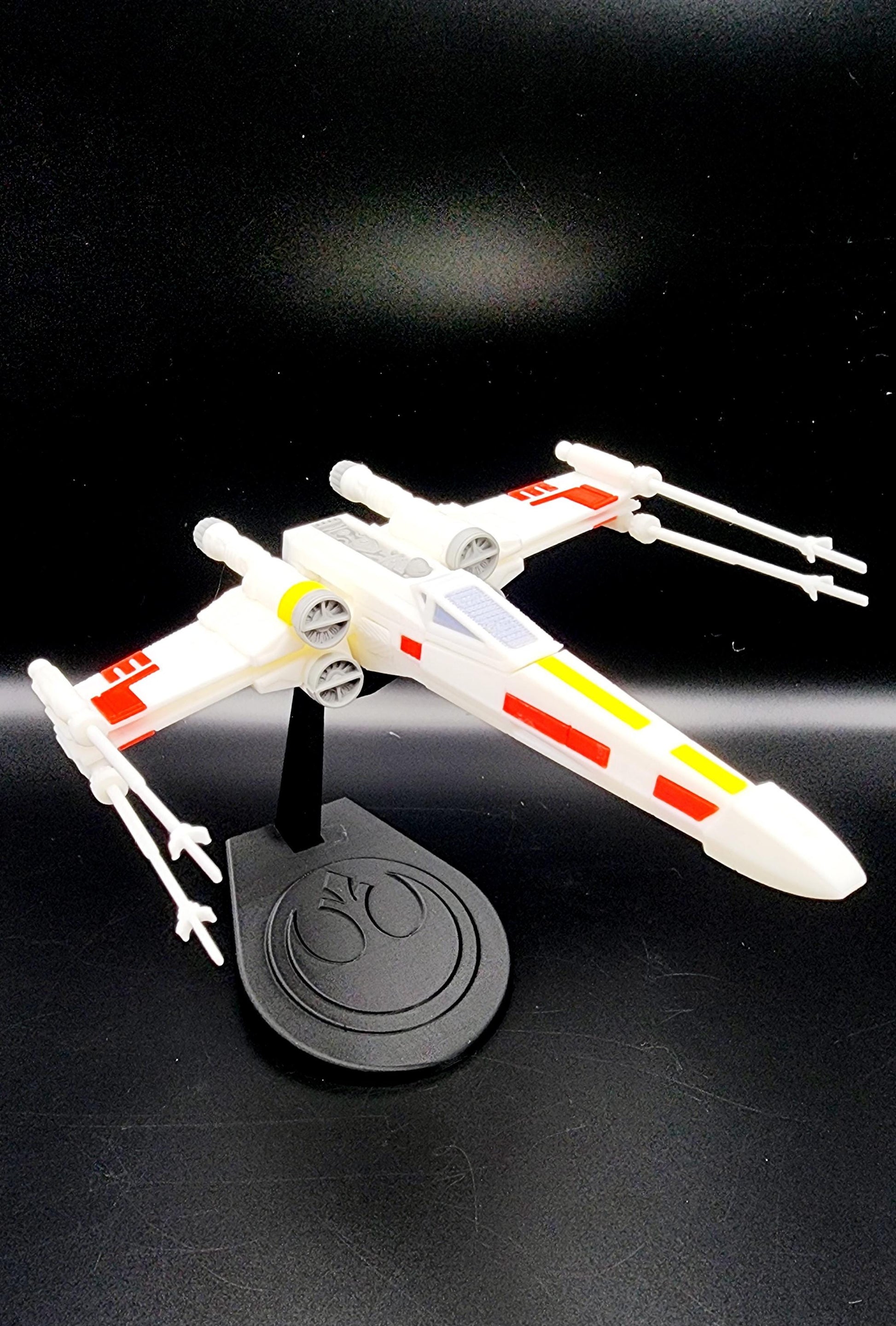 3D printed articulate X-Wing fighter. Action Figure, Desktop Decoration. Fan art.