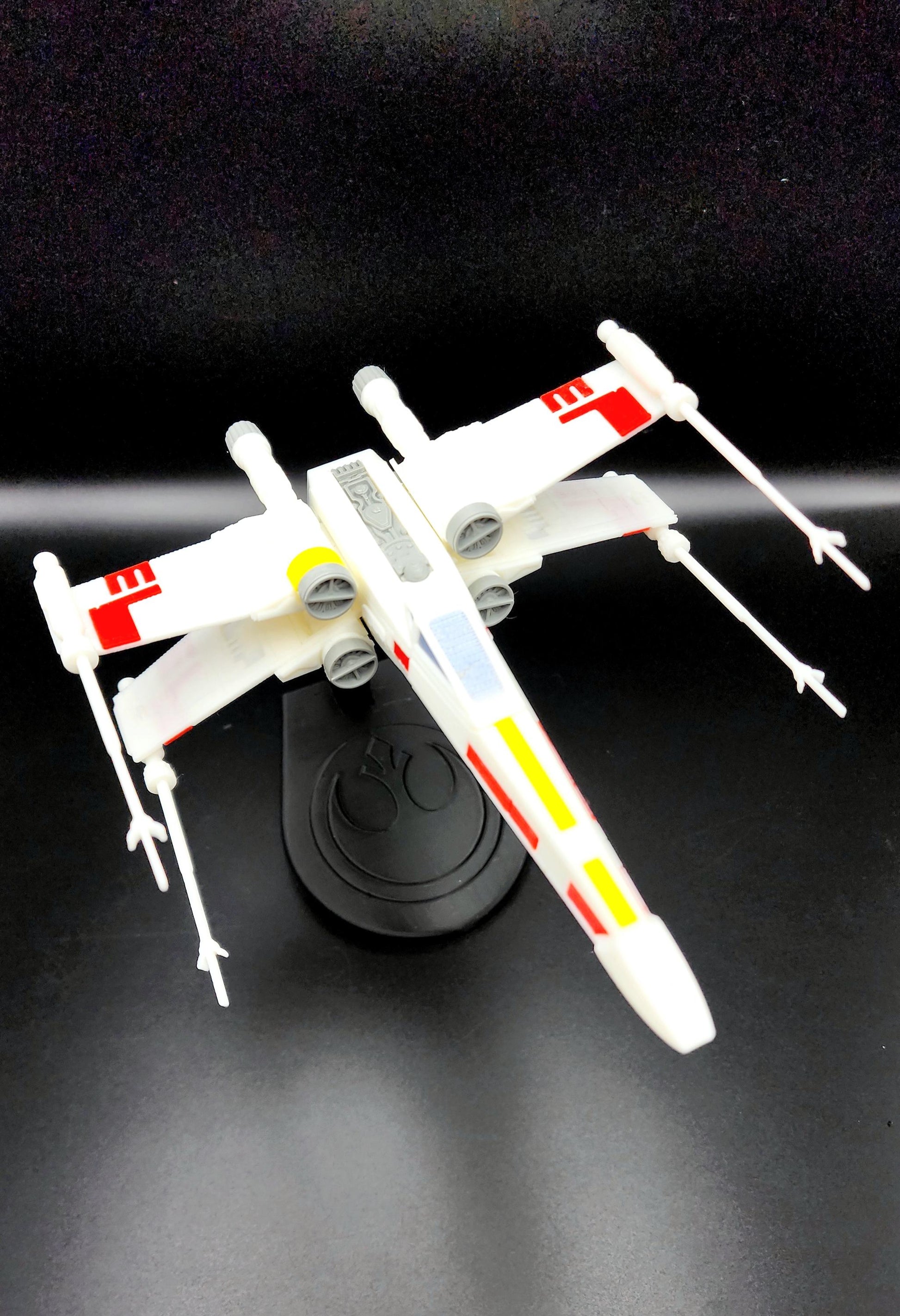 3D printed articulate X-Wing fighter. Action Figure, Desktop Decoration. Fan art.