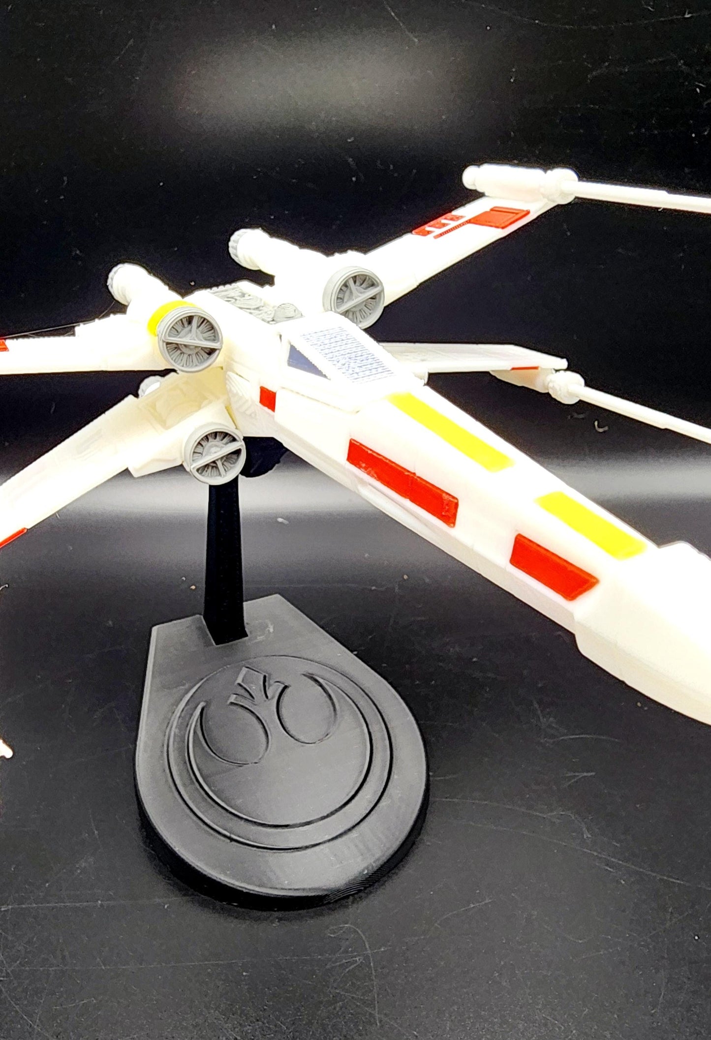 3D printed articulate X-Wing fighter. Action Figure, Desktop Decoration. Fan art.