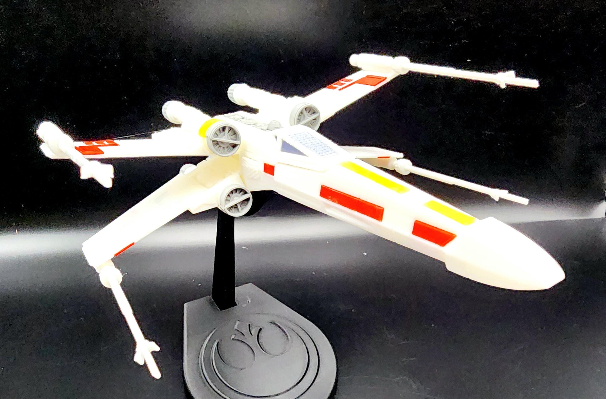 3D printed articulate X-Wing fighter. Action Figure, Desktop Decoration. Fan art.