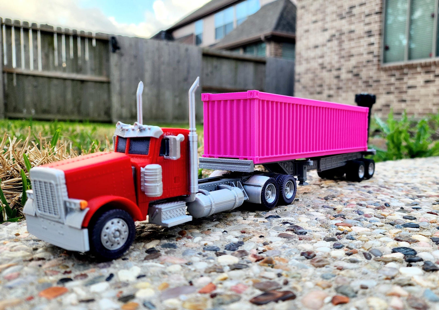 3D printed Peterbilt 379 desk decoration, action figure.