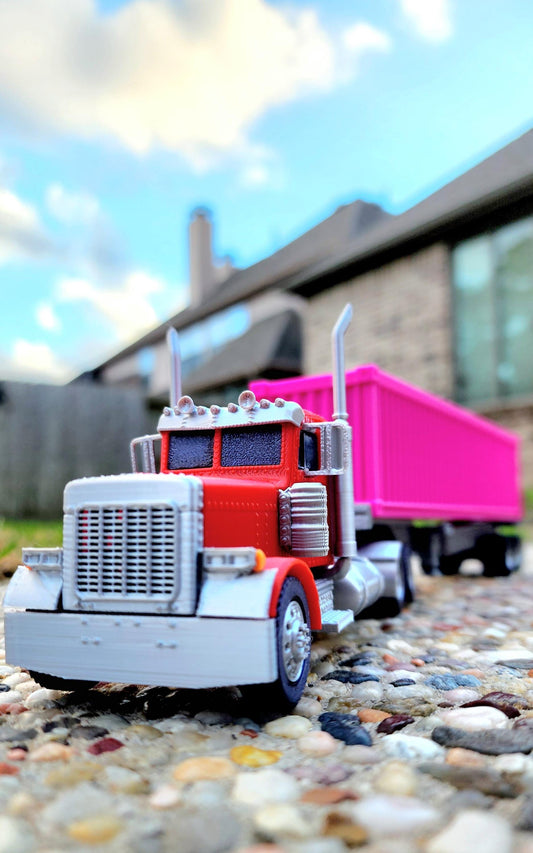 3D printed Peterbilt 379 desk decoration, action figure.